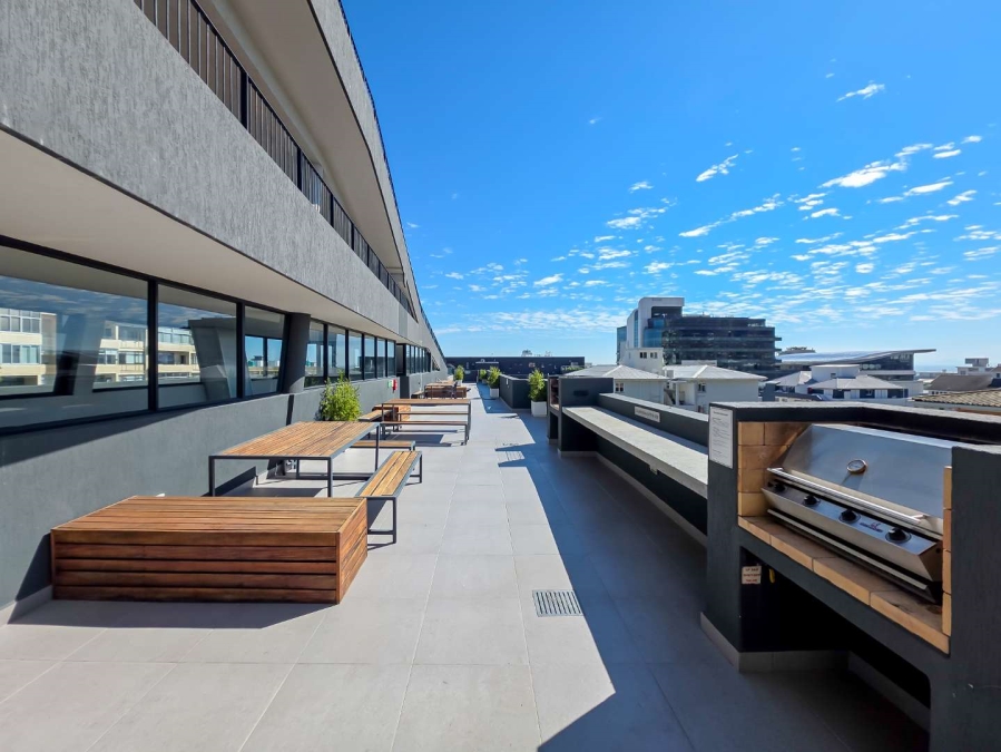 2 Bedroom Property for Sale in Sea Point Western Cape